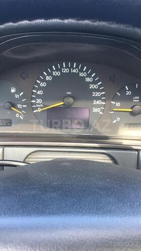 Mercedes E 220 2002, 392,816 km - 2.2 l - Bakı