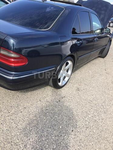 Mercedes E 220 2002, 392,816 km - 2.2 l - Bakı