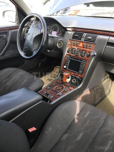 Mercedes E 220 2002, 392,816 km - 2.2 l - Bakı