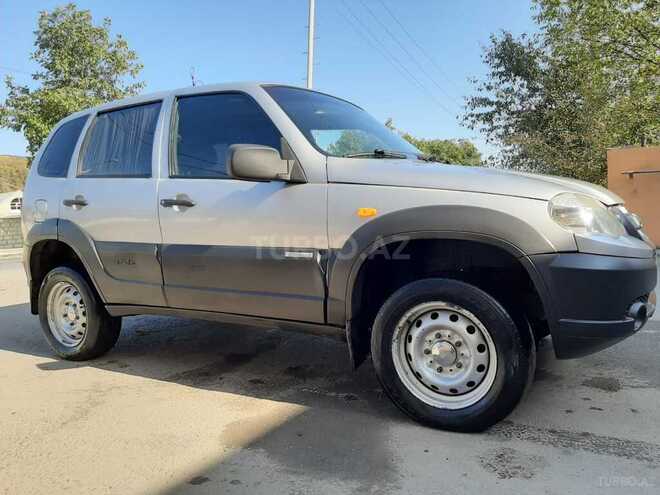Chevrolet Niva 2012, 200,588 km - 1.7 l - Quba
