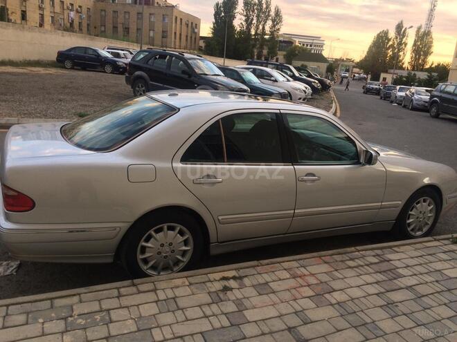 Mercedes E 270 2001, 378,168 km - 2.7 l - Bakı