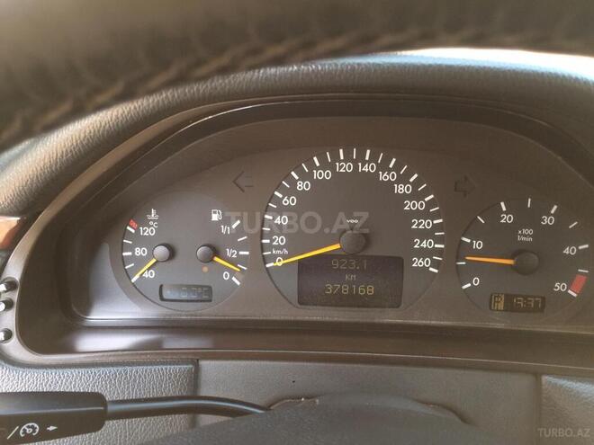 Mercedes E 270 2001, 378,168 km - 2.7 l - Bakı