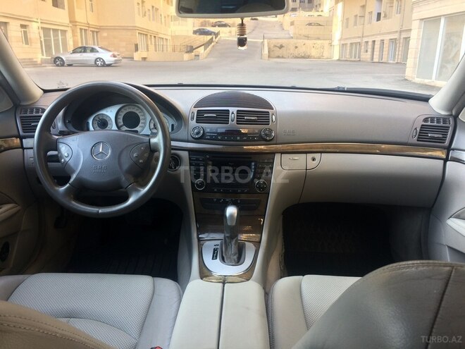Mercedes E 270 2002, 318,000 km - 2.7 l - Bakı