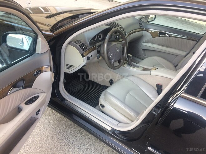Mercedes E 270 2002, 318,000 km - 2.7 l - Bakı