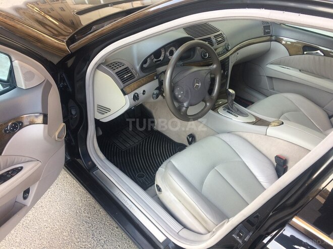 Mercedes E 270 2002, 318,000 km - 2.7 l - Bakı