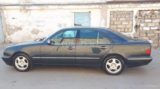 Mercedes E 320 2001, 278,000 km - 3.2 l - Bakı