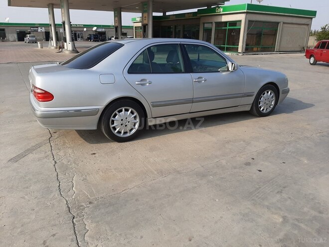 Mercedes E 240 2001, 242,000 km - 2.6 l - Şəmkir