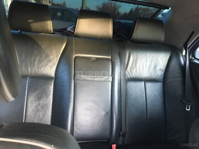 Mercedes E 260 2001, 260,000 km - 2.6 l - Bakı