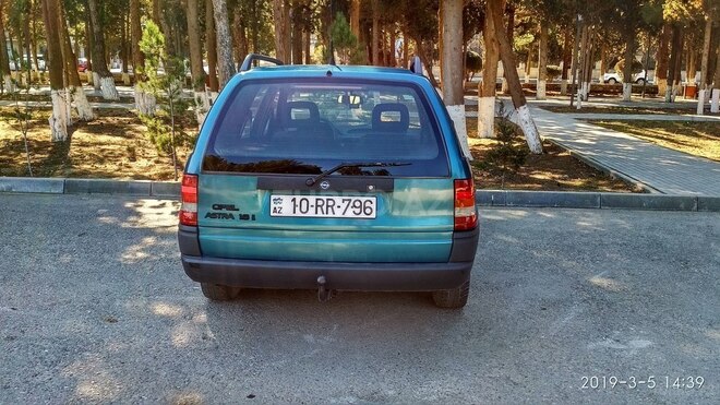 Opel Astra 1993, 425,000 km - 1.6 l - Sumqayıt