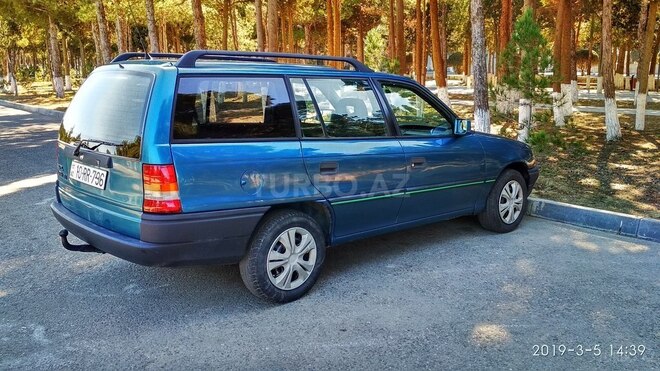 Opel Astra 1993, 425,000 km - 1.6 l - Sumqayıt