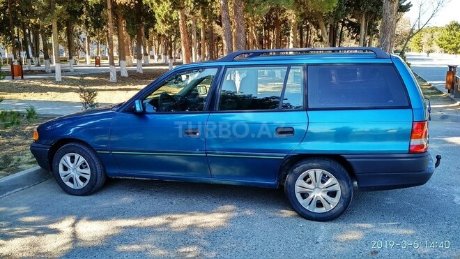 Opel Astra 1993, 425,000 km - 1.6 l - Sumqayıt