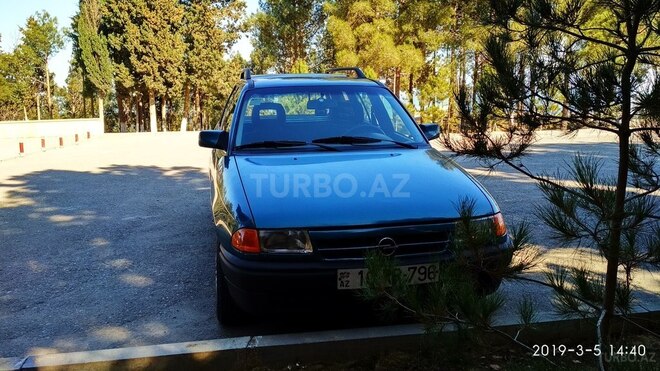 Opel Astra 1993, 425,000 km - 1.6 l - Sumqayıt
