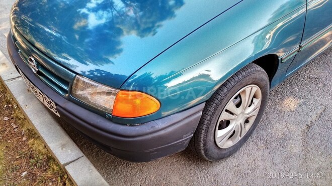 Opel Astra 1993, 425,000 km - 1.6 l - Sumqayıt
