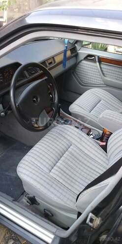 Mercedes E 200 1991, 298,758 km - 2.0 l - Bakı