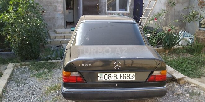 Mercedes E 200 1991, 298,758 km - 2.0 l - Bakı