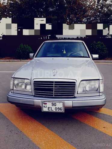 Mercedes E 320 1993, 300,000 km - 3.2 л - Yevlax
