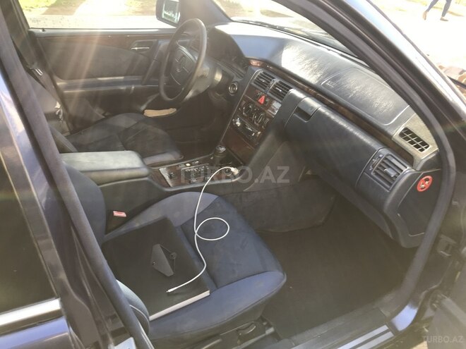 Mercedes E 230 1997, 415,000 km - 2.3 l - Bakı