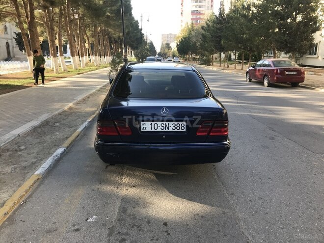 Mercedes E 230 1997, 415,000 km - 2.3 l - Bakı