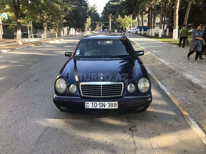 Mercedes E 230 1997, 415,000 km - 2.3 l - Bakı