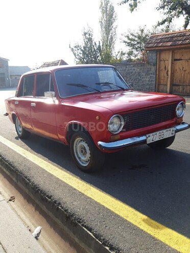 LADA (VAZ) 21011 1979, 300,000 km - 1.3 l - Qax