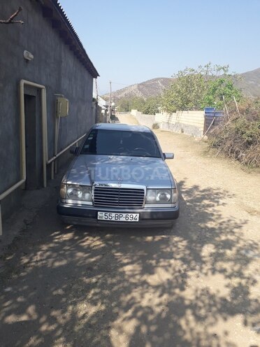 Mercedes E 300 1992, 426,539 km - 3.0 l - Şəki