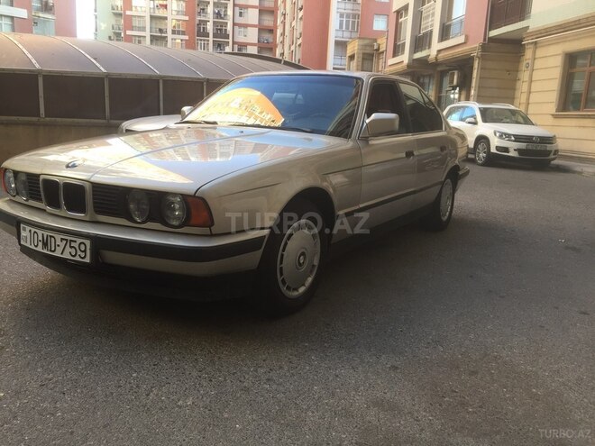 BMW 520 1989, 324,000 km - 2.0 l - Bakı