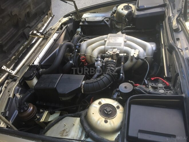 BMW 520 1989, 324,000 km - 2.0 l - Bakı