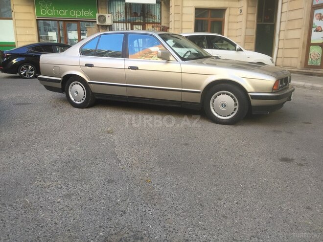 BMW 520 1989, 324,000 km - 2.0 l - Bakı