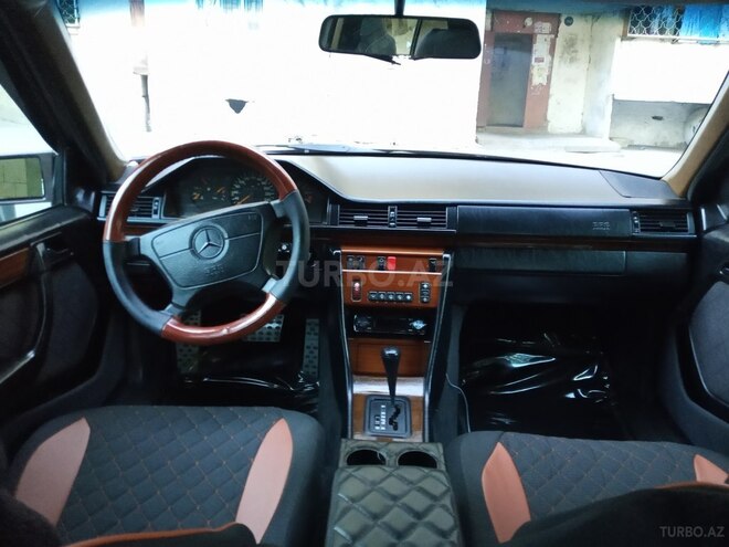Mercedes E 280 1993, 355,000 km - 2.8 l - Bakı