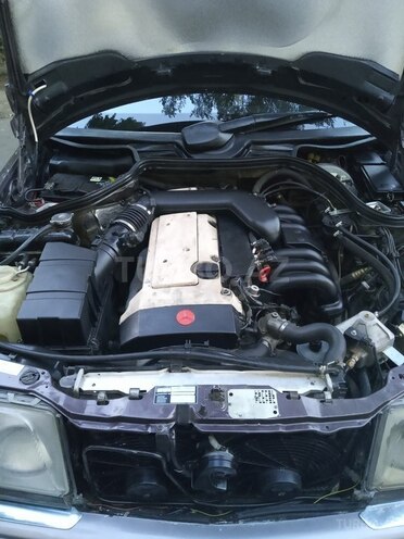Mercedes E 280 1993, 355,000 km - 2.8 l - Bakı