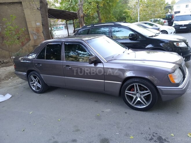 Mercedes E 280 1993, 355,000 km - 2.8 l - Bakı