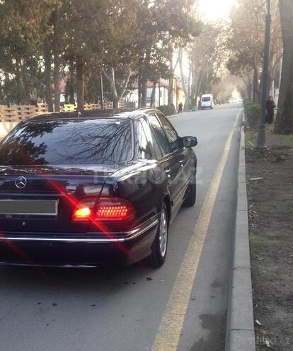 Mercedes E 270 2001, 390,000 km - 2.7 l - Bakı