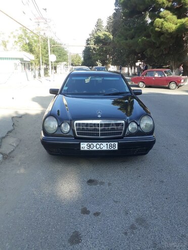 Mercedes E 280 1998, 132,500 km - 2.8 l - Bakı