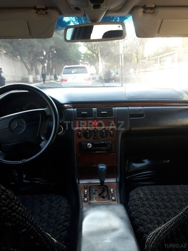 Mercedes E 280 1998, 132,500 km - 2.8 l - Bakı