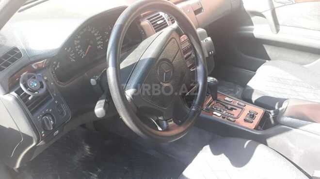 Mercedes E 220 1998, 300,000 km - 2.2 l - Bakı