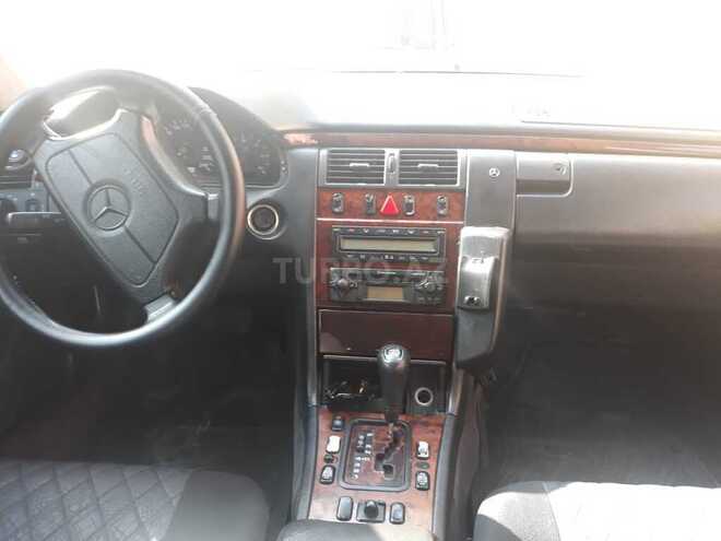 Mercedes E 220 1998, 300,000 km - 2.2 l - Bakı