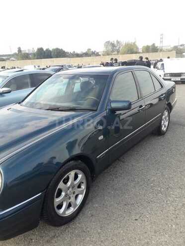 Mercedes E 220 1998, 300,000 km - 2.2 l - Bakı