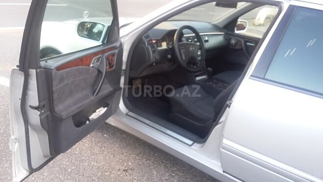 Mercedes E 240 2000, 280,000 km - 2.6 l - Bakı
