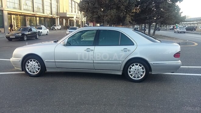Mercedes E 240 2000, 280,000 km - 2.6 l - Bakı