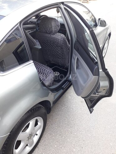 Volkswagen Passat 2004, 202,327 km - 1.8 l - Sumqayıt