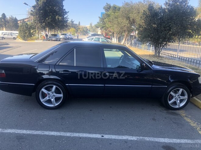 Mercedes E 220 1993, 370,000 km - 2.2 l - Bakı