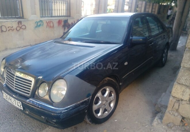 Mercedes E 240 1999, 315,000 km - 2.4 l - Bakı