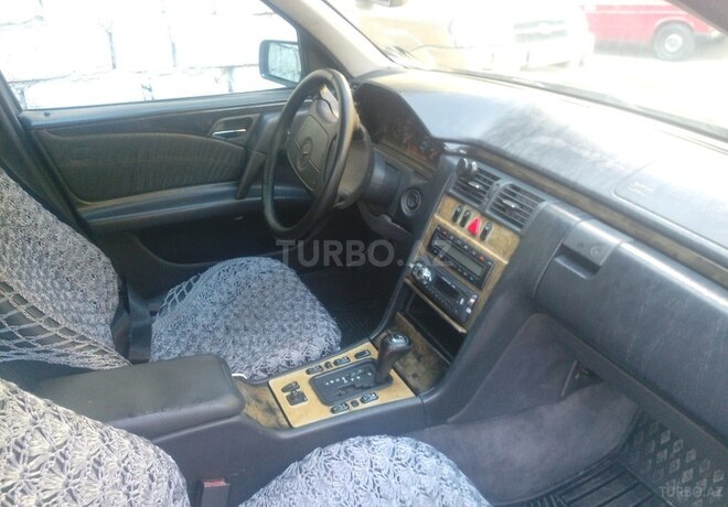 Mercedes E 240 1999, 315,000 km - 2.4 l - Bakı