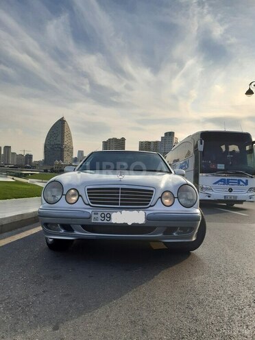 Mercedes E 240 2000, 259,000 km - 2.6 l - Bakı