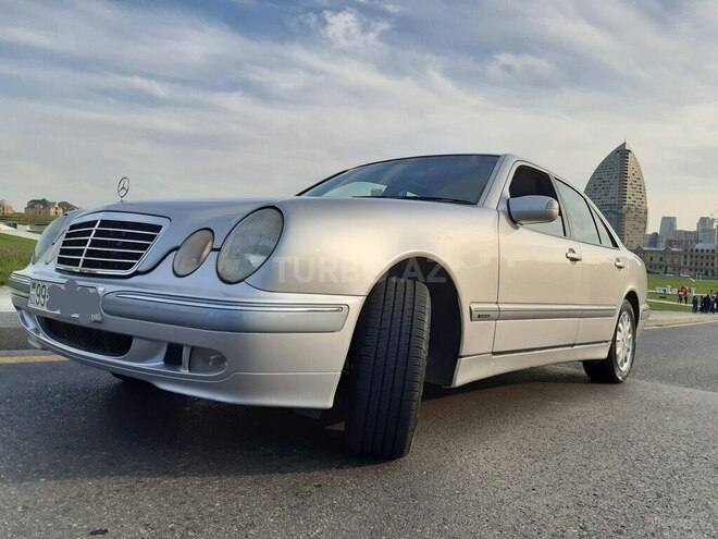 Mercedes E 240 2000, 259,000 km - 2.6 l - Bakı