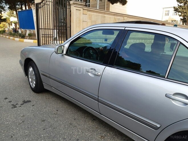 Mercedes E 240 2000, 259,000 km - 2.6 l - Bakı