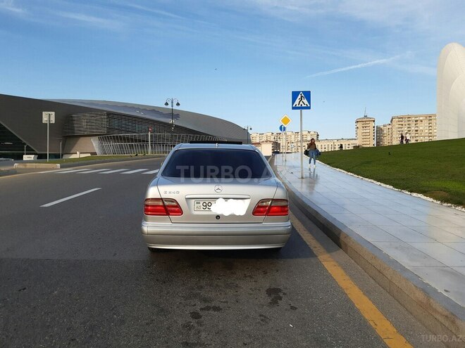 Mercedes E 240 2000, 259,000 km - 2.6 l - Bakı