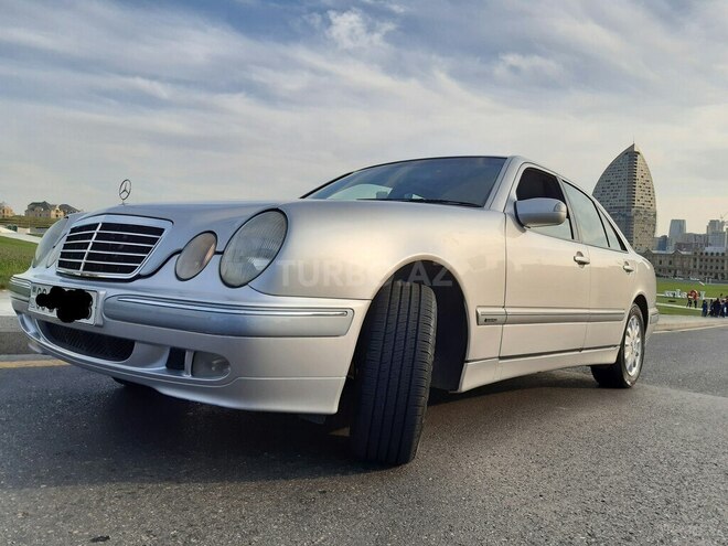 Mercedes E 240 2000, 259,000 km - 2.6 l - Bakı