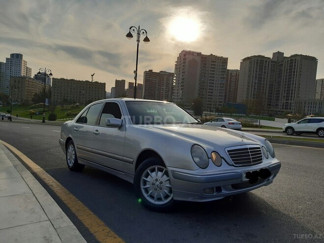 Mercedes E 240 2000, 259,000 km - 2.6 l - Bakı