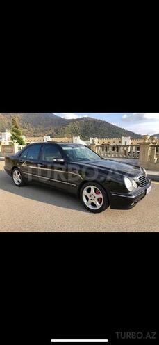 Mercedes E 240 2001, 286,000 km - 2.4 л - Qəbələ